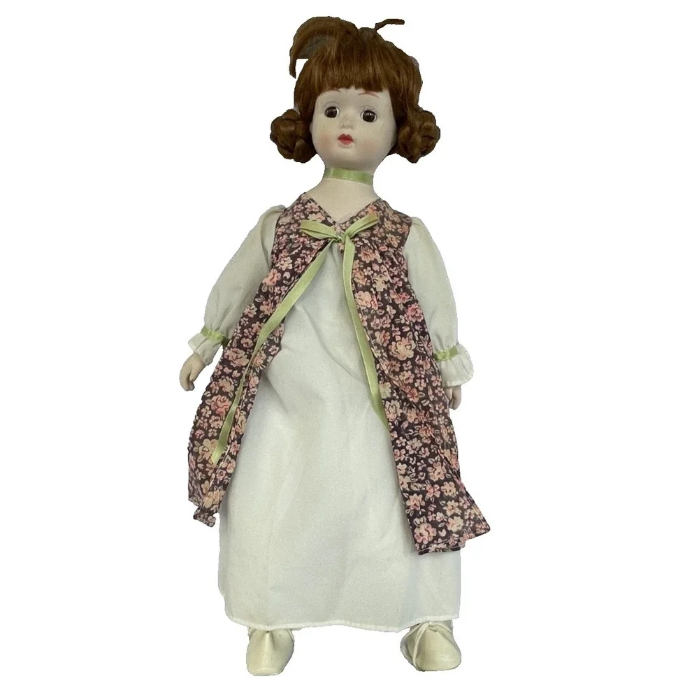 Heritage Dolls porcelain‎ MUSICAL w/ Strawberry Blonde hair 17